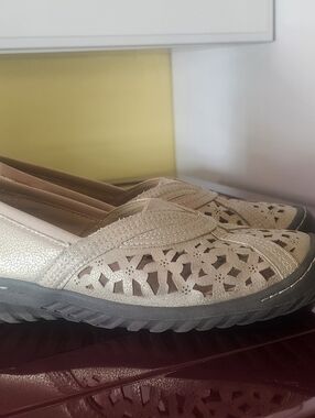 Jambu Slip On Shoes Size 7W / Pecan / GUC